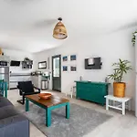 New Panorama - Stunning 5 Bedroom With Pool Villa *