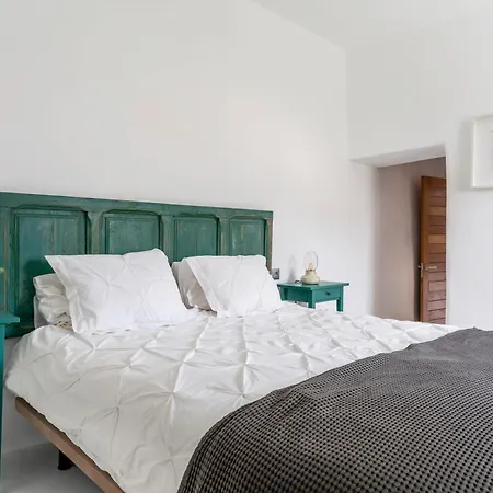 New Panorama - Stunning 5 Bedroom With Pool