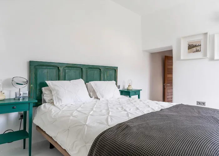 New Panorama - Stunning 5 Bedroom With Pool