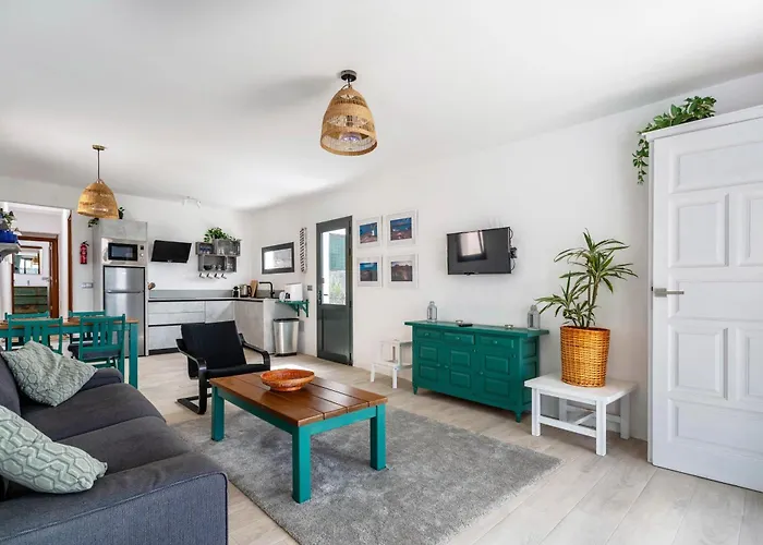 New Panorama - Stunning 5 Bedroom With Pool 别墅 *