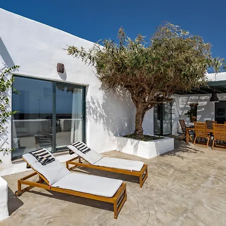 New Panorama - Stunning 5 Bedroom With Pool Villa La Asomada (Lanzarote)