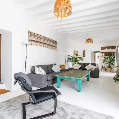 New Panorama - Stunning 5 Bedroom With Pool *