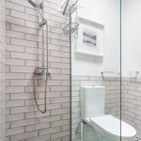 New Panorama - Stunning 5 Bedroom With Pool Βίλα