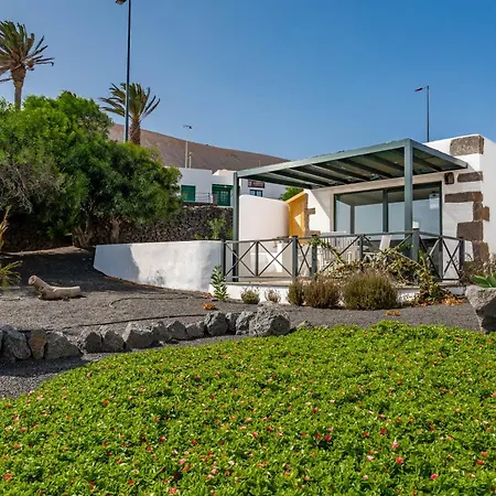 New Panorama - Stunning 5 Bedroom With Pool *