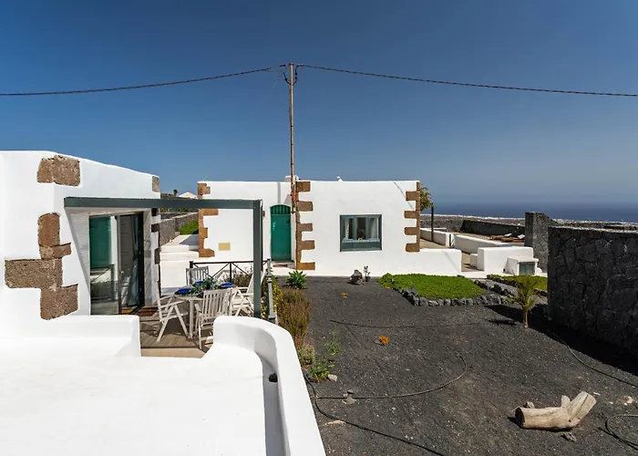 New Panorama - Stunning 5 Bedroom With Pool