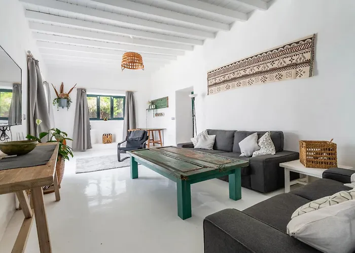 New Panorama - Stunning 5 Bedroom With Pool